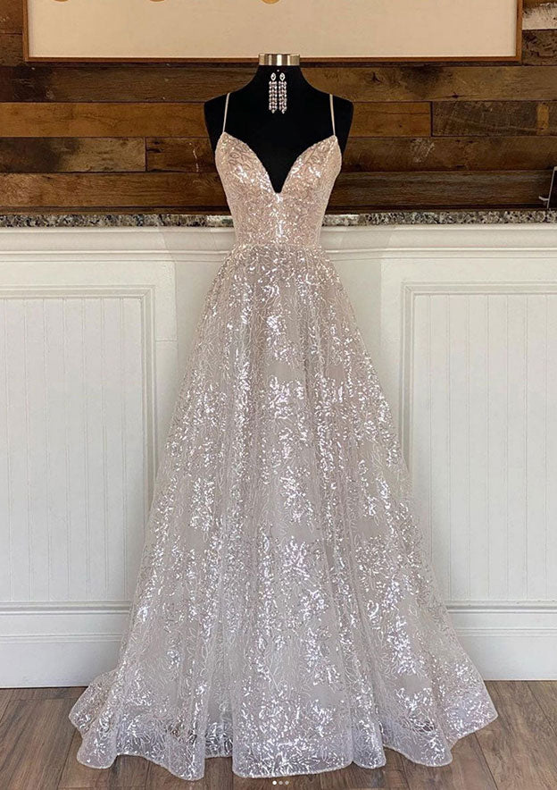 Robe de bal trapèze en fil métallisé, sans manches, décolleté en cœur et traîne